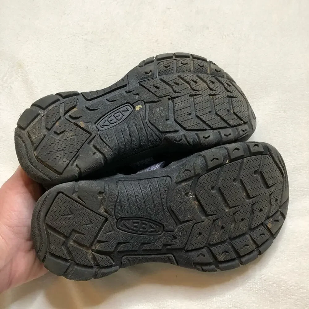 Keen Newport H2 gray black kids sandals size US 3